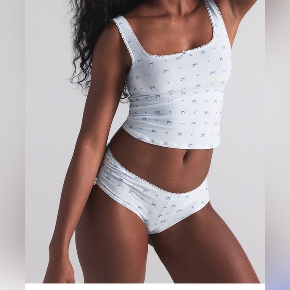 💙 SKIMS Cloud Bow Print Tank & Shorts Set (White & Blue)